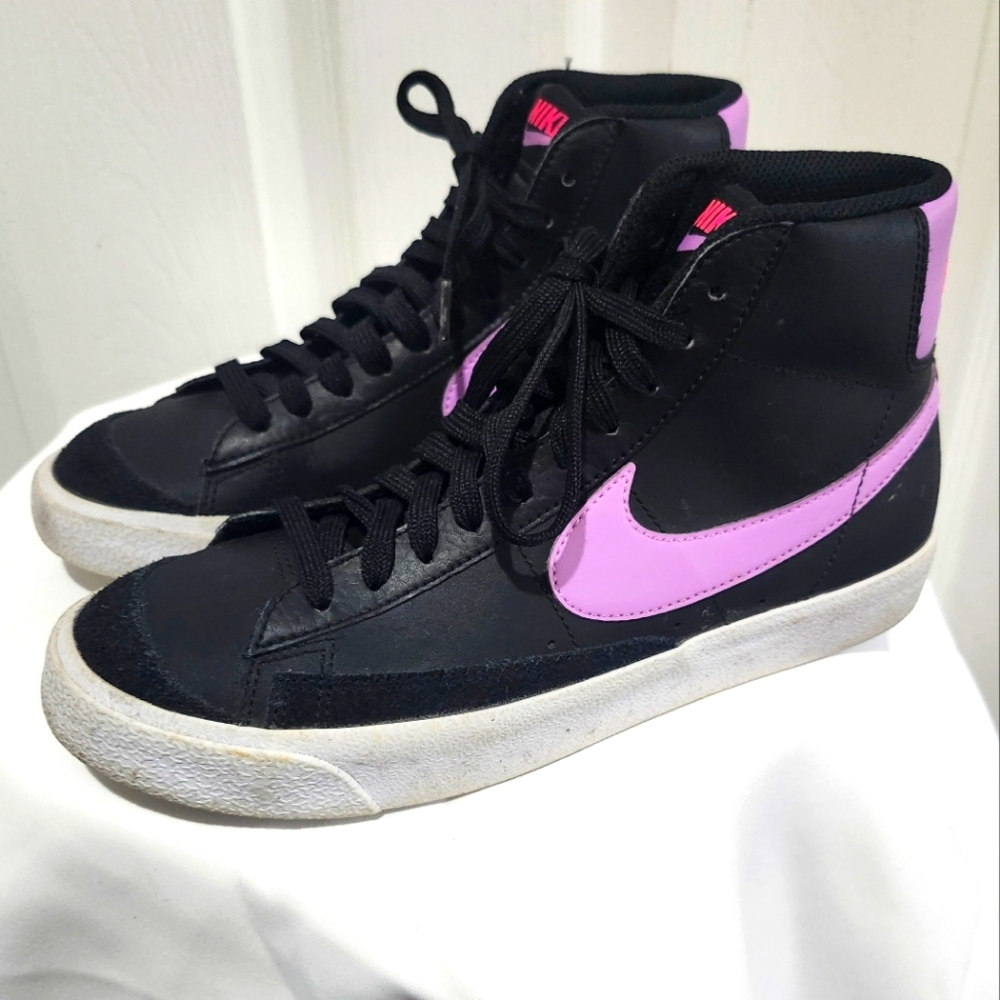 Nike Blazer Midtop Shoe Size 7Y